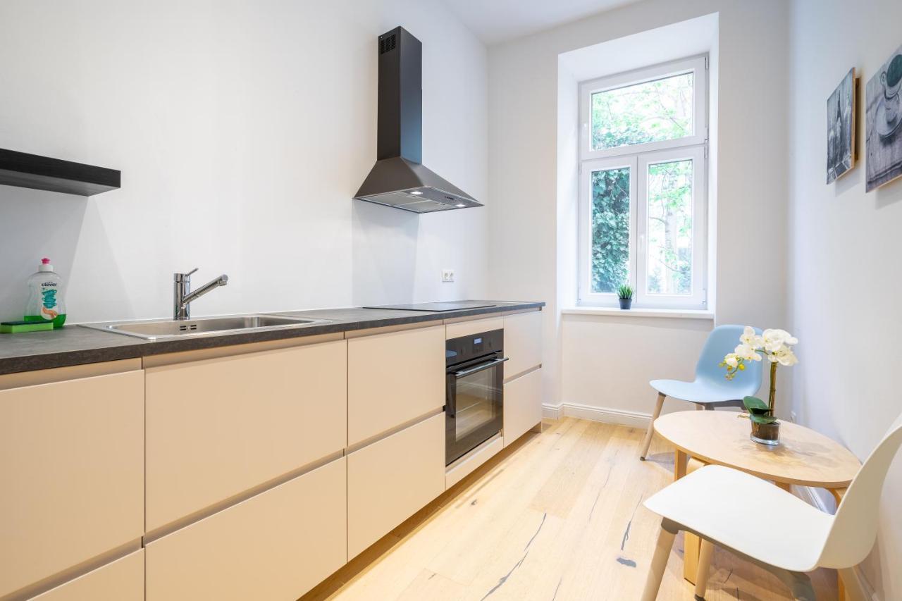 Cottageviertel - Stilvolles Apartment In Parknahe Wien Eksteriør bilde