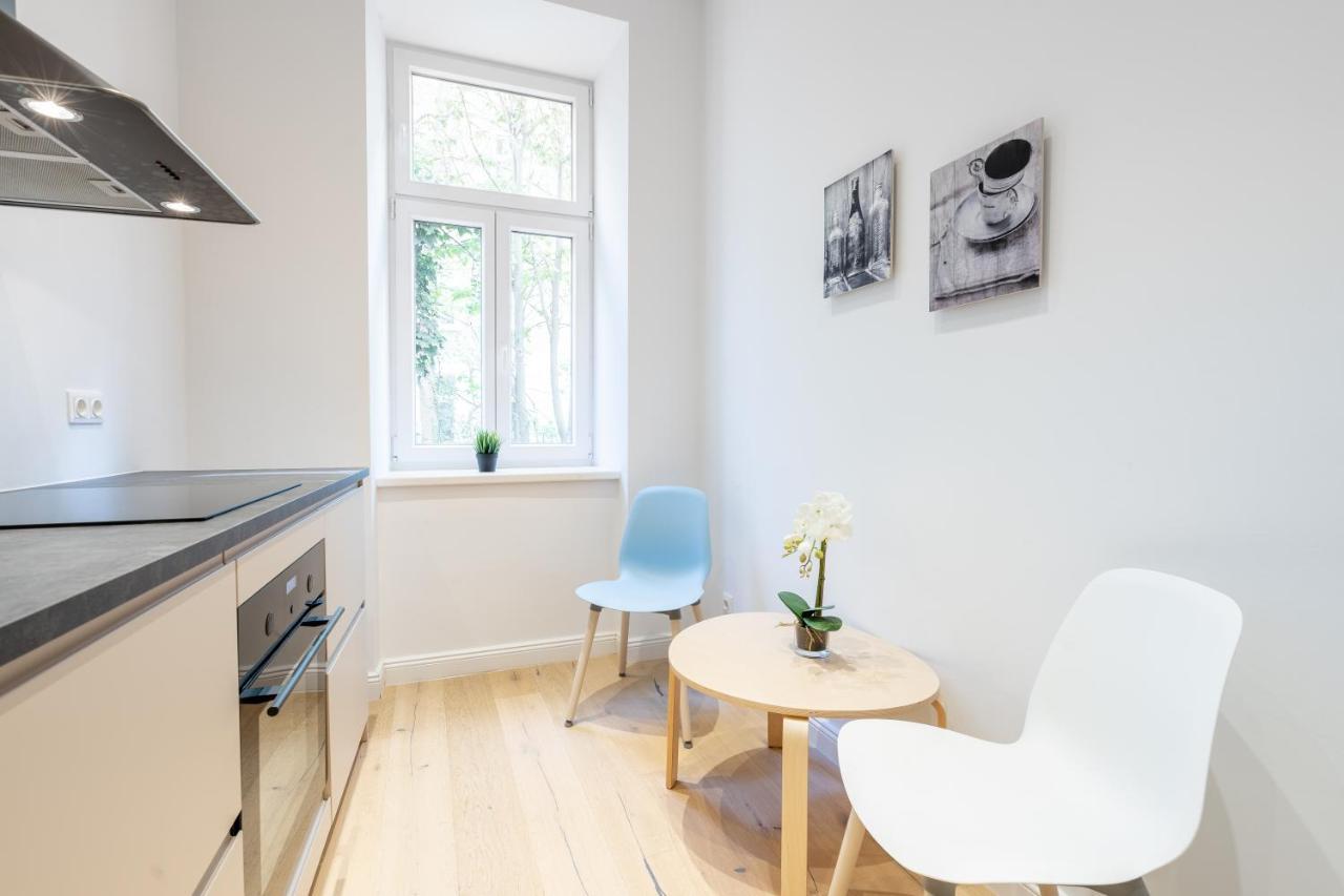 Cottageviertel - Stilvolles Apartment In Parknahe Wien Eksteriør bilde